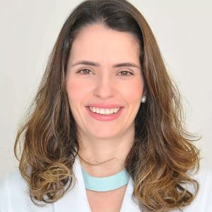 Dra. Ana Carolina - COE - Oncologista e Oncogetica